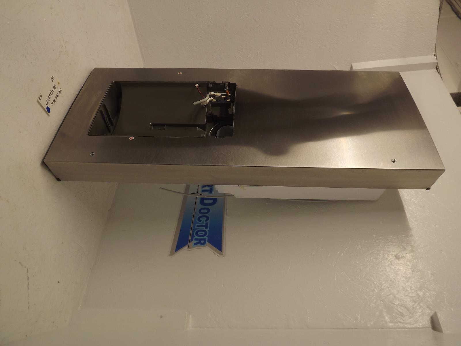 GE Refrigerator WR78X26435 Left Door Assembly New GE Refrigerator WR78X26435 Left Door Assembly New